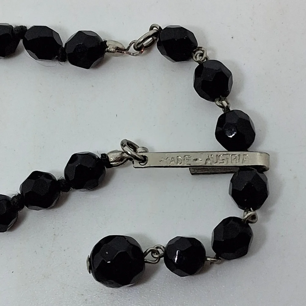 * Vintage Austria Hand Tied Graduated Black Glass Faceted Bead Necklace